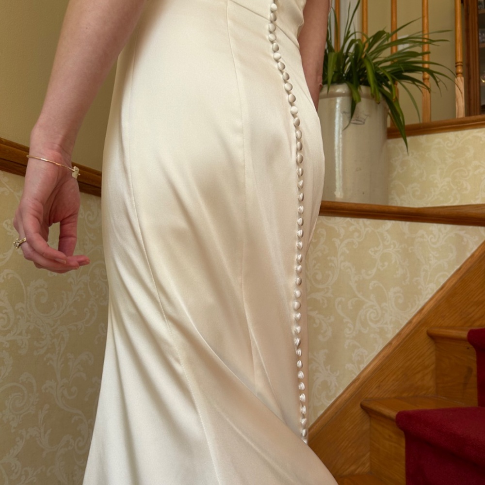Jenny Yoo Wedding Gown NWT- Ivory Satin Size 6 - Picture 2 of 16